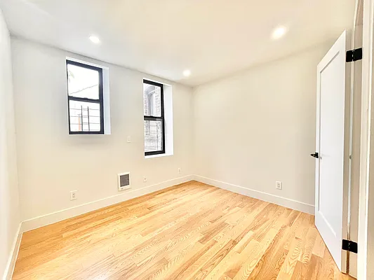 Rented by Century 21 Premier  | media 4