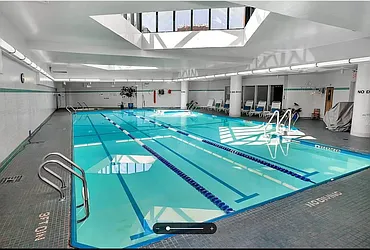 Rented by R New York