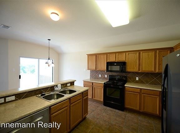 5th image of 527 Cattail Cir