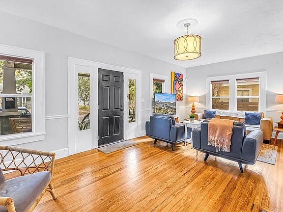 3rd image of 1726 2ND AVENUE N