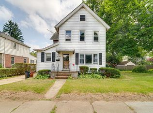 124 Wright Ave, Malverne, NY 11565