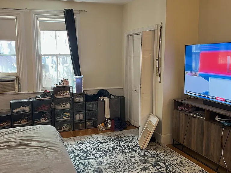 135 Beacon St #1 — Photo 4