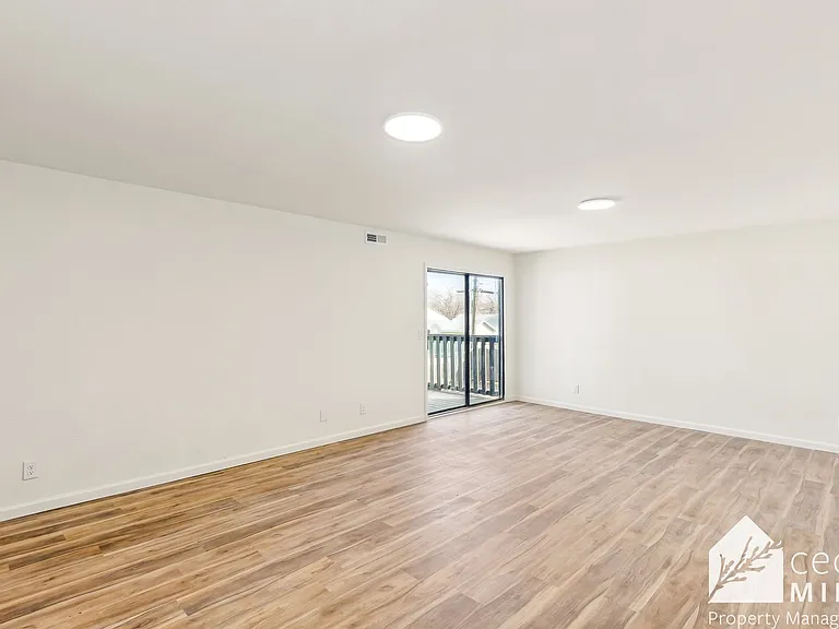420 S Meridian — Photo 7
