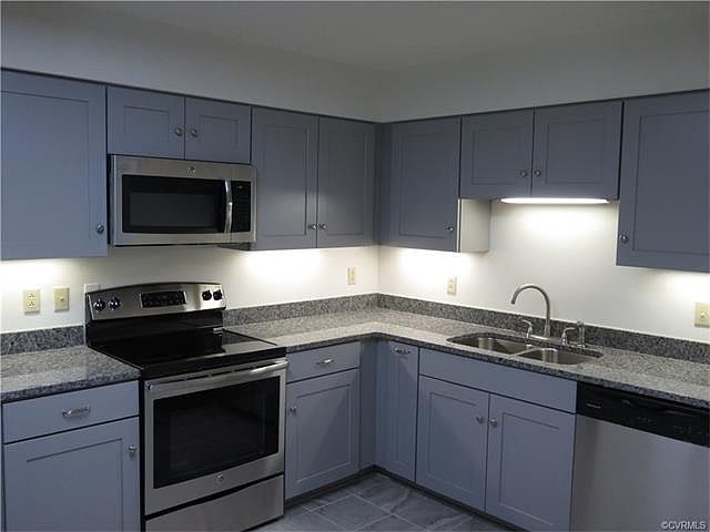 1st image of 215 Coppahaunk Ave
