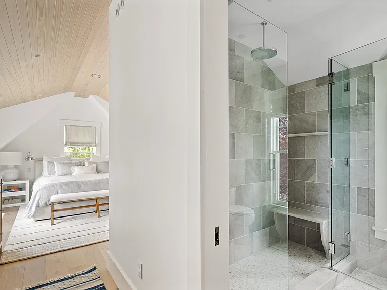 81 Roseneath Ave — Photo 25