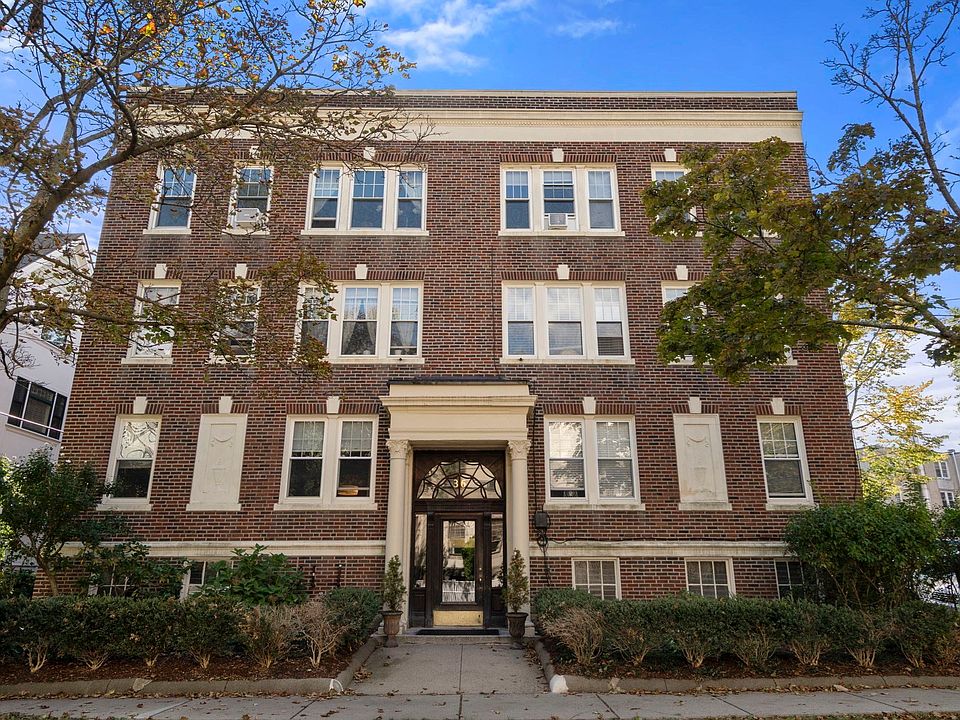 1st image of 36 Dwight St APT 4