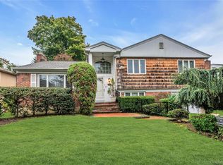 36 Burton Ave, Plainview, NY 11803