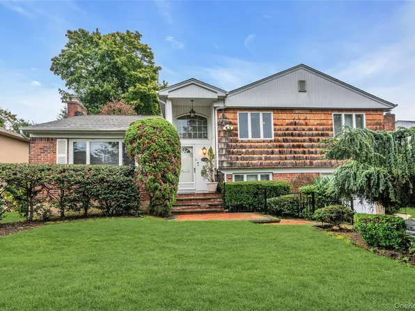 36 Burton Avenue, Plainview, NY 11803