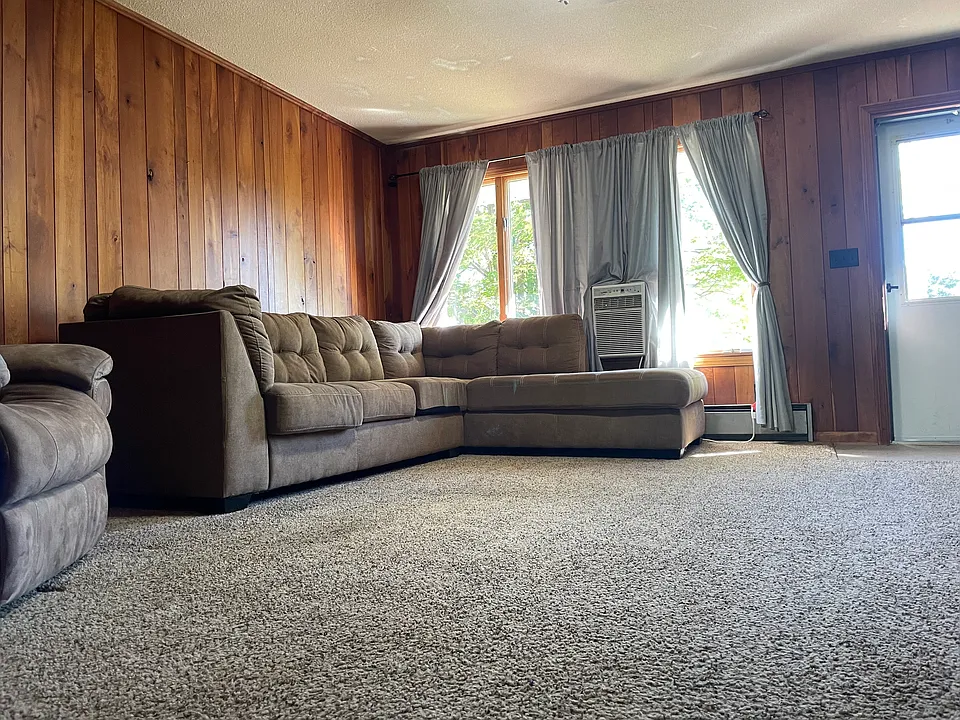 21 Hickory Hill Dr