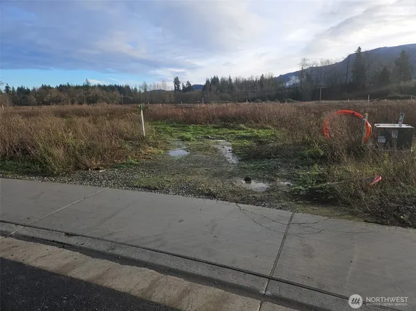 814 E 5th Street, Nooksack, WA 98276