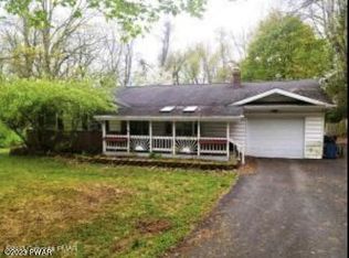 334 Del Sol Dr, East Stroudsburg, PA 18301