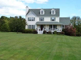 10 High Ridge Rd, New Paltz, NY 12561