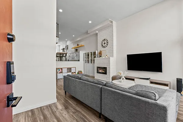 5409 Yarmouth Ave #3 — Photo 24