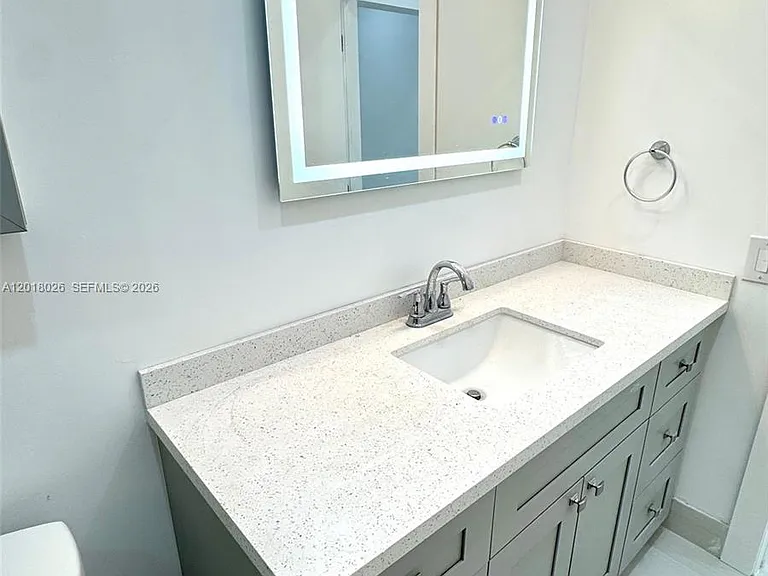 105-107 NE 30th Ct #107 — Photo 13
