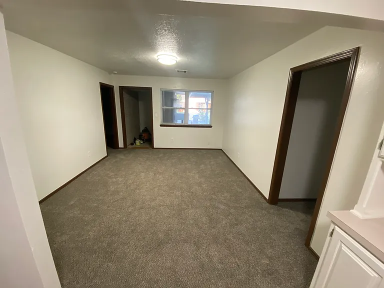 117 S Dallas Ave — Photo 2