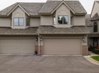 7442 Cahill Rd, Edina, MN 55439