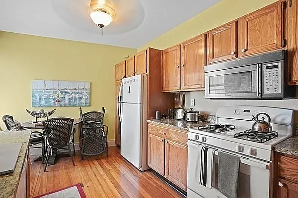 339 S Huntington Ave #9 — Photo 3