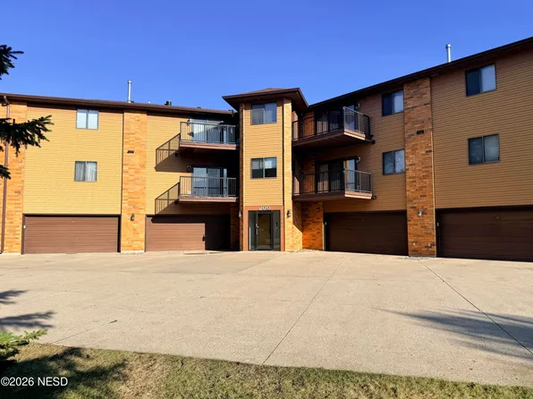 200 19th St SE APT 205, Watertown, SD 57201