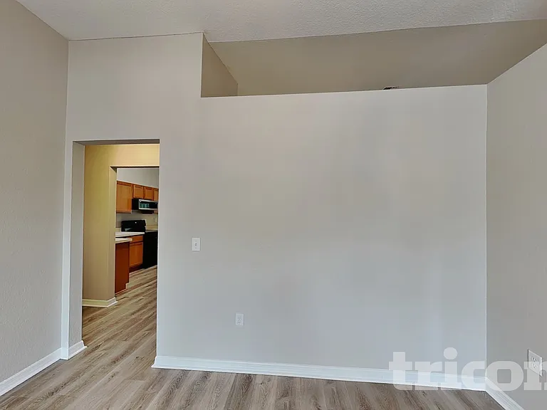 8 Matricaria Ct — Photo 3