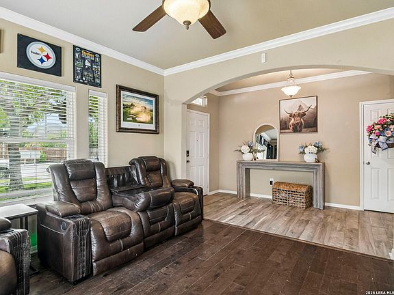 4th image of 212 Bison Ln