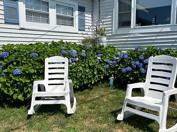 13 Thompson Rd #A, Bourne, MA 02532