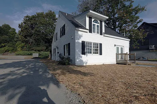 228 Water St #1 Photo 1