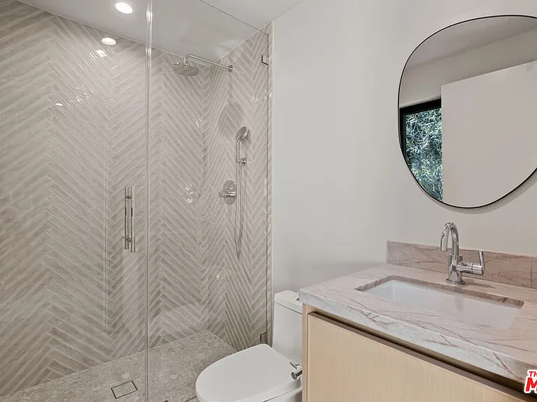 428 Arnaz Dr — Photo 12
