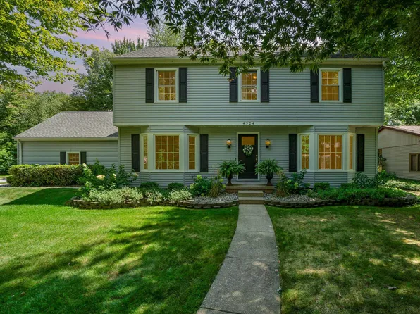 4504 Forestview Dr, Midland, MI 48642