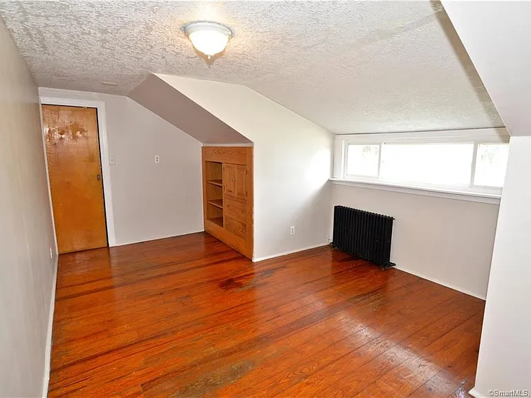 Bedroom 2 - 2nd floor
