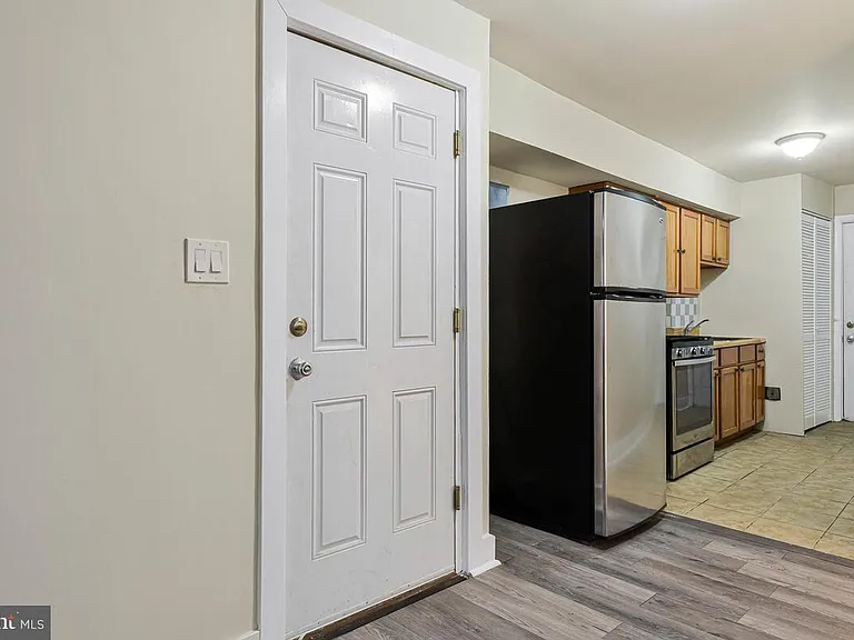 3427 B St SE #4 — Photo 4