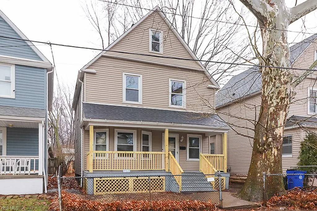 1695 W 69th St photo 1