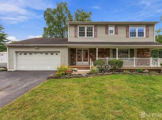 46 Meredith Rd, Edison, NJ 08817
