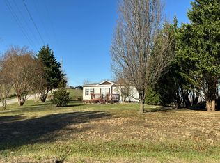 112 Sorrento Dr, Austinville, VA 24312