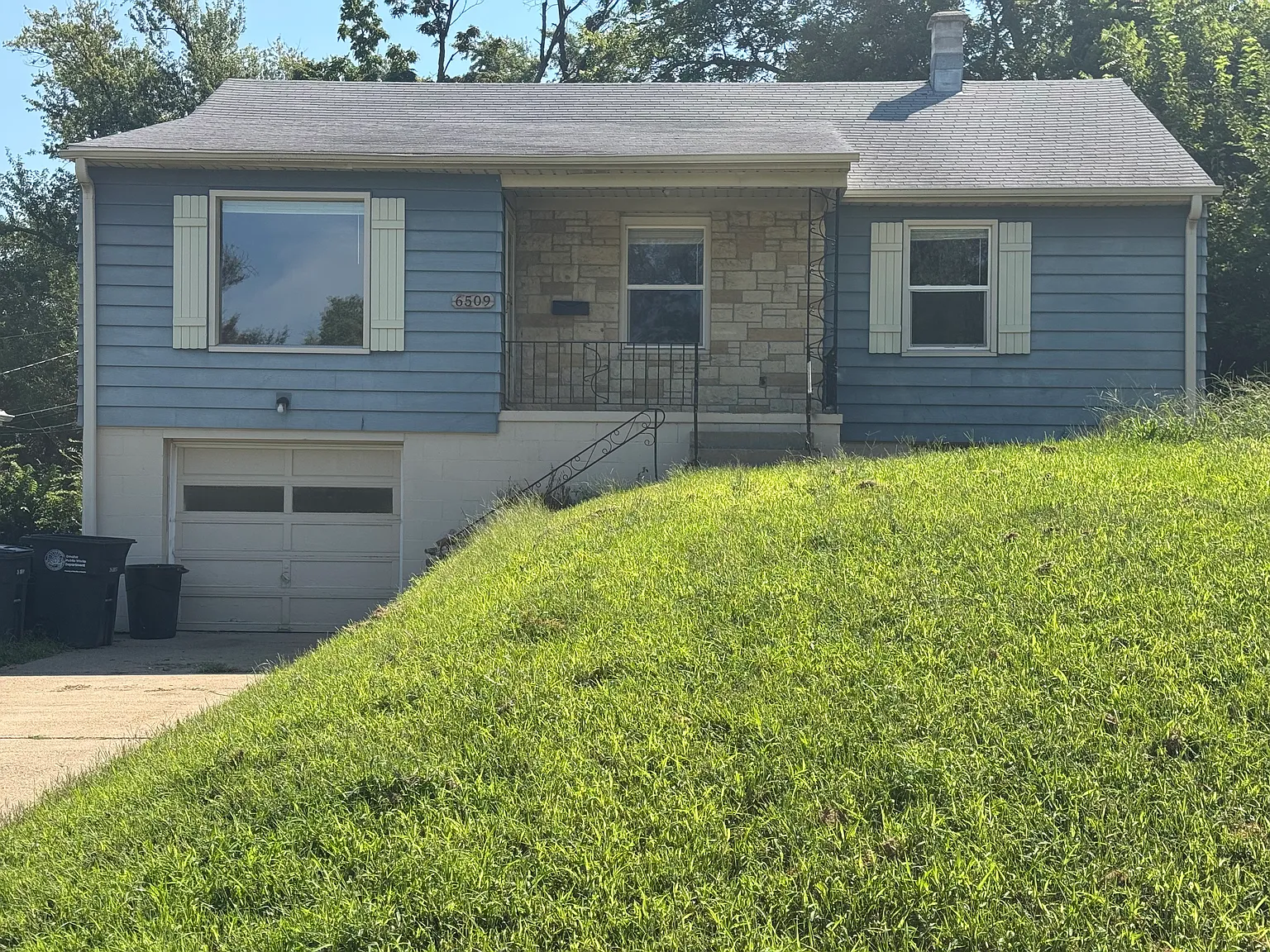 4 bed, 1500 sqft, $1,795 — Photo 1