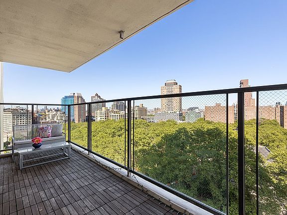 5th image of 75 Henry St #12EF