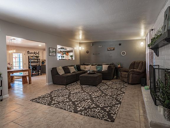 3rd image of 7401 E Victoria Dr