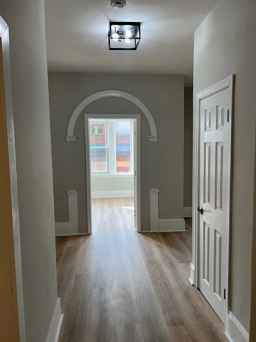 Building Photo - 39 Hemenway St #18