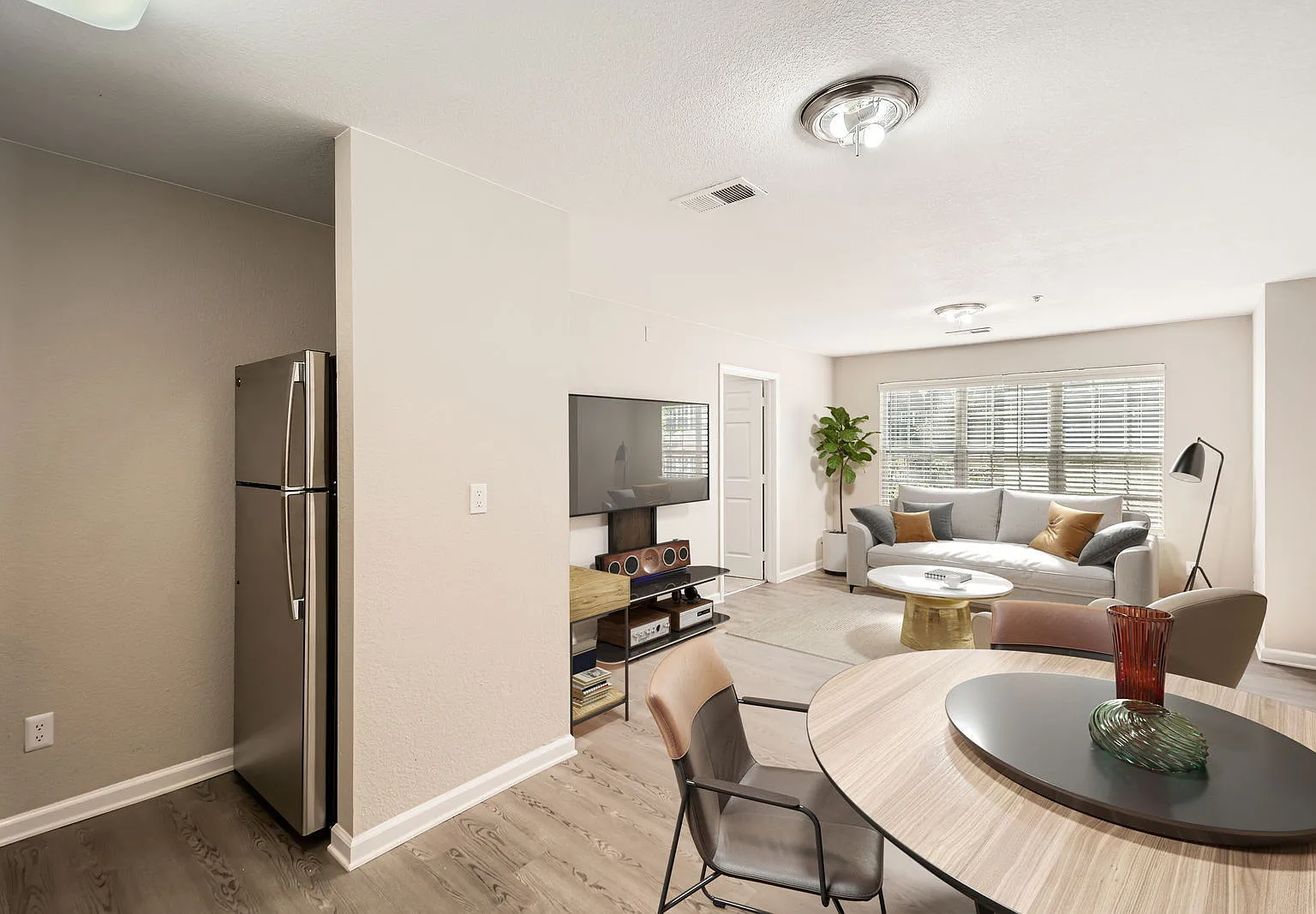 The Grand at Riverside — Photo 4