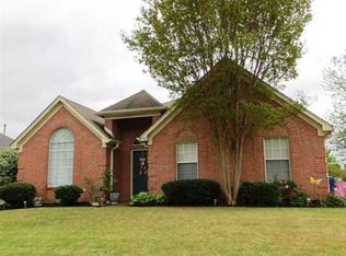 9947 Woodland Bend Dr, Arlington, TN 38002
