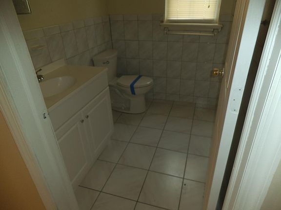 3rd image of 44 Millington Ave Floor 1