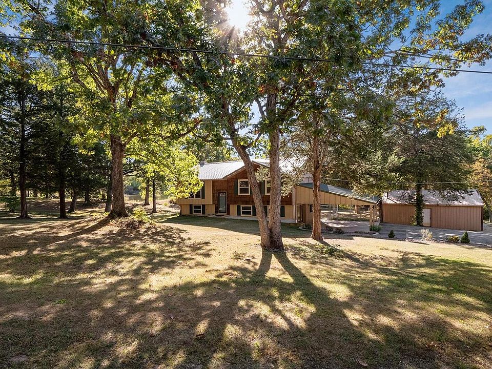 1st image of 562 Smith Ct