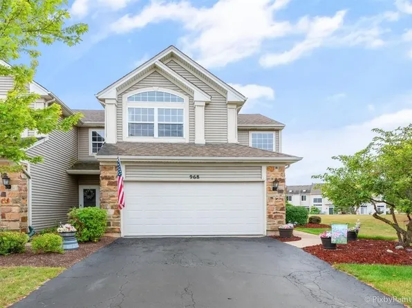 968 Mesa Dr, Lake In The Hills, IL 60156