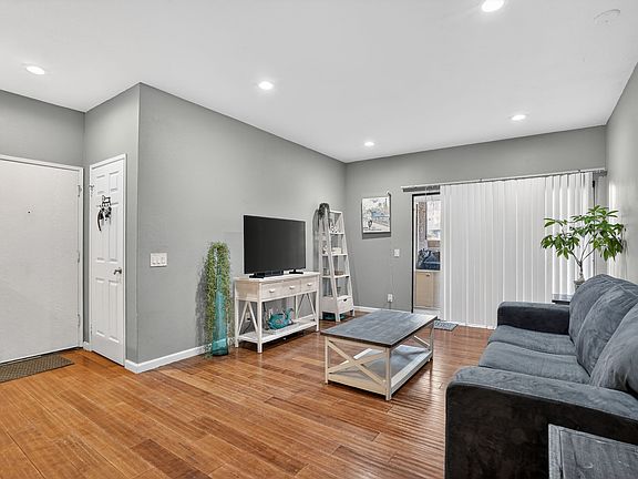 4th image of 2381 Archwood Ln Unit 184
