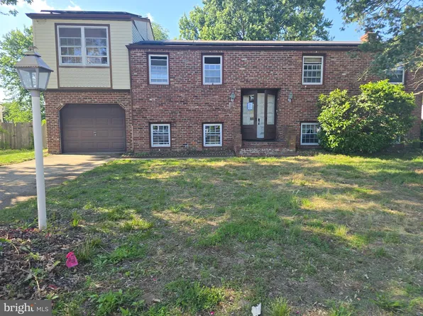 16 Constitution Rd, Laurel Springs, NJ 08021