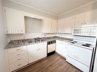 330 W College St #4, Fairfield, TX 75840