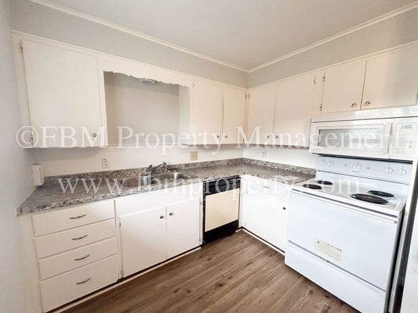 330 W College St #4