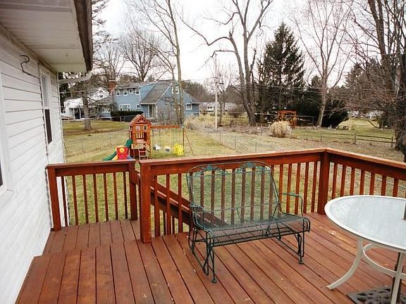 3rd image of 749 Coventry Cir