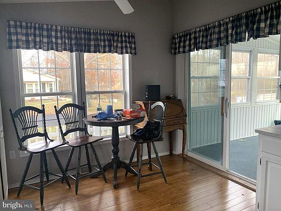 5th image of 214 Dove Ct