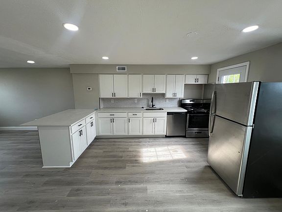 4th image of 2724 Marbourne Ave