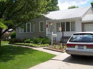 11 Raleigh Ln, Kings Park, NY 11754